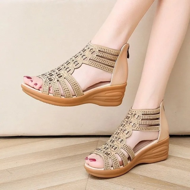 Women's Adjustable Sandals with Comfortable Straps and Secure Fit