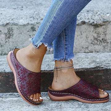 Women's Flat Cushioned Sandals with Supportive Design and Versatile Style