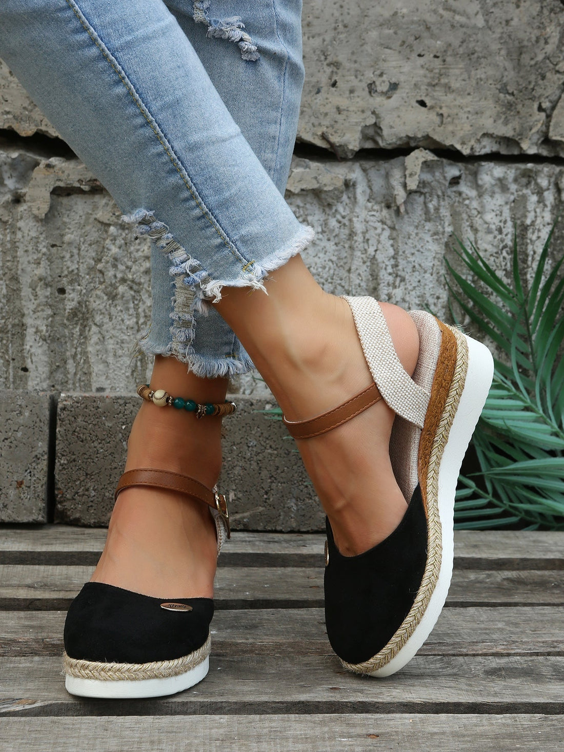 Women's Woven Sandals with Cushioned Support and Adjustable Straps