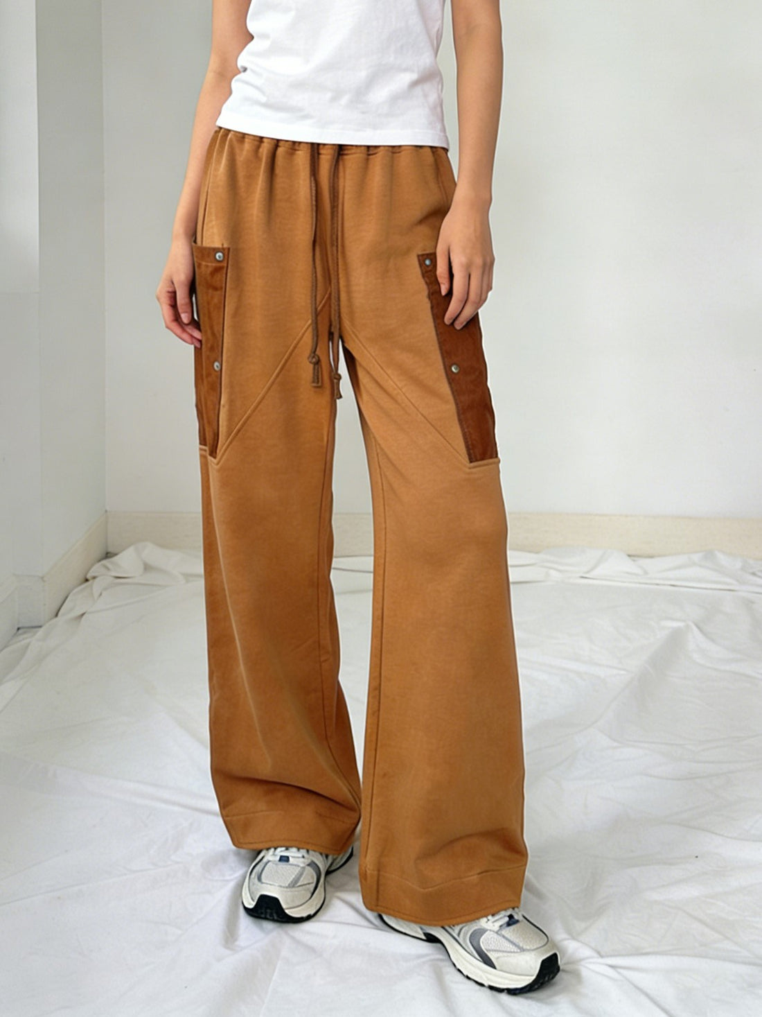Women's Contrast Pocket Wide-Leg Sweatpants