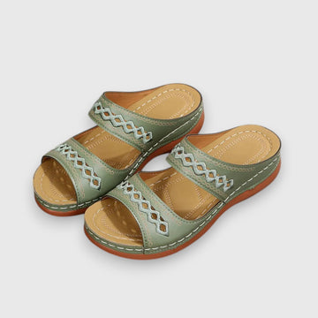 Women's Sandals with Wide Fit and Adjustable Straps