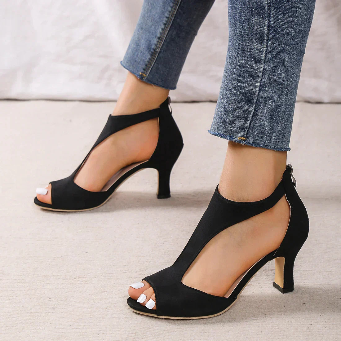 Women's Low Heel Sandals with Adjustable Straps and Cushioned Insole