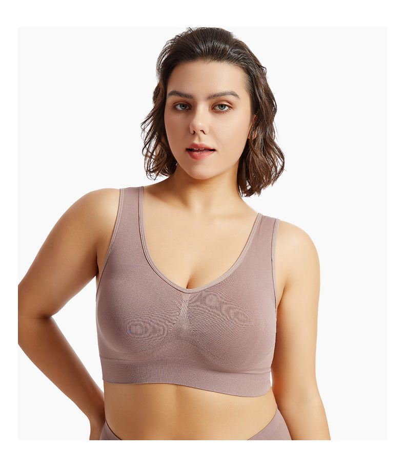 Seamless Plus Size Sports Bra with Removable Pads