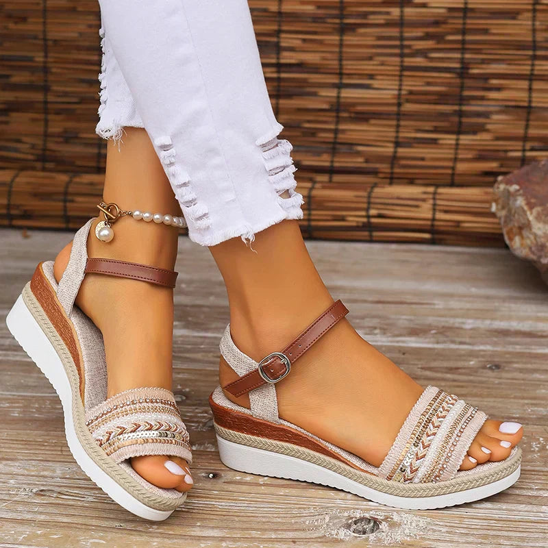 Women's Adjustable Sandals with Secure Fit and Versatile Design