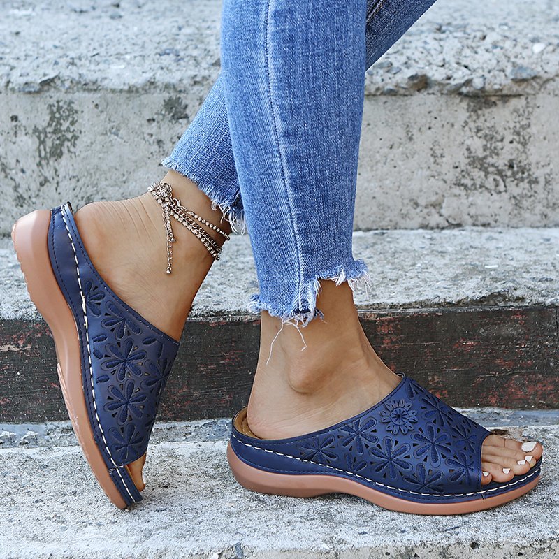 Women's Flat Cushioned Sandals with Supportive Design and Versatile Style