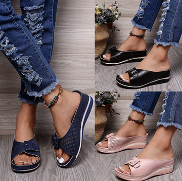 Women's Flat Sandals with Adjustable Straps and Cushioned Insole